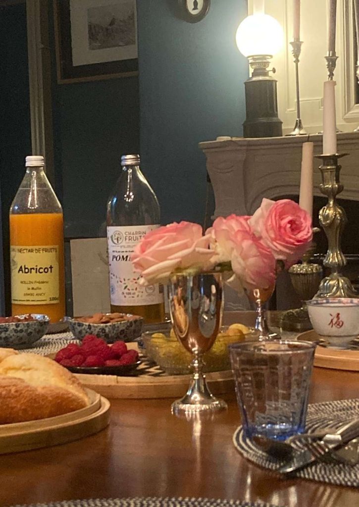 Table petit déjeuner